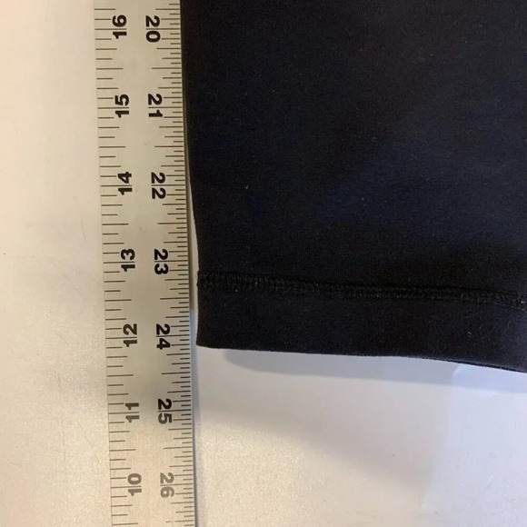 Lululemon Women's Cropped Low Rise Stretch Athletic Outdoor Leggings SIze 4 - Picture 10 of 10